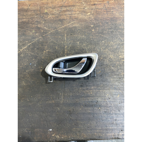 Maçaneta Interna T.e Nissan Sentra 2.0 2014 2015 Traseira