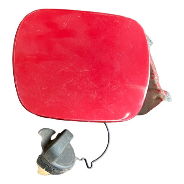 Tampa Da Portinhola Toyota Étios 2015.