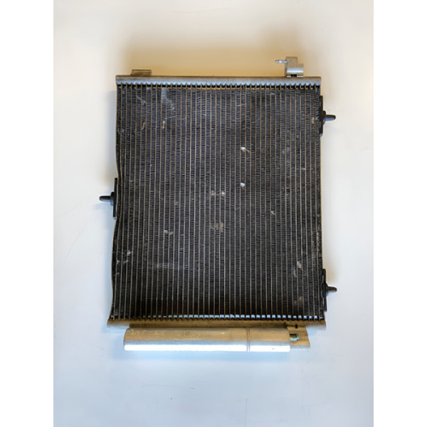 Condensador Do Ar Condicionado Peugeot 208 1.6m 2015