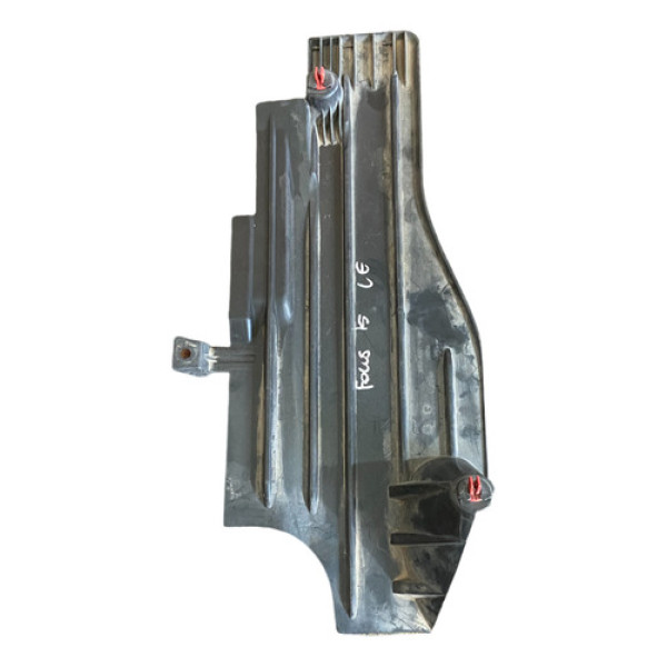 Defletor Protetor Calor Escape Esquerdo Focus 2016 (unidade)