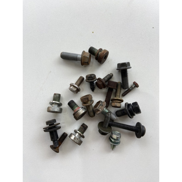 Kit 20 Parafusos Sortidos Automotivos 153