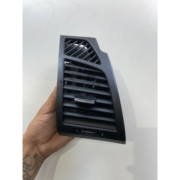 Difusor De Ar Lado Direito Bmw 120i 2009