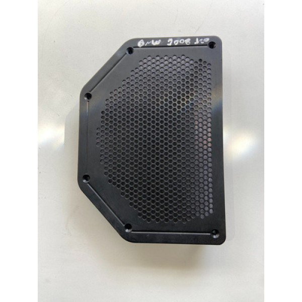 Moldura Tela Do Alto Falante Bmw 120i 2008 2009