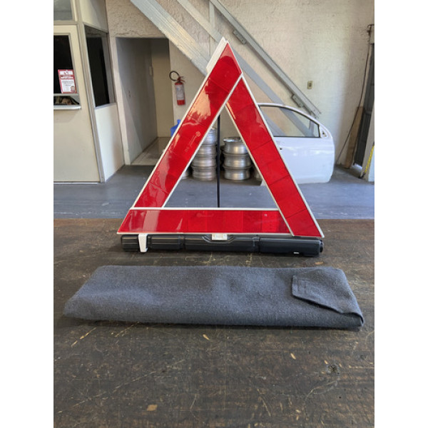 Triângulo Segurança Chevrolet Tracker 2020 2021 2022 2023