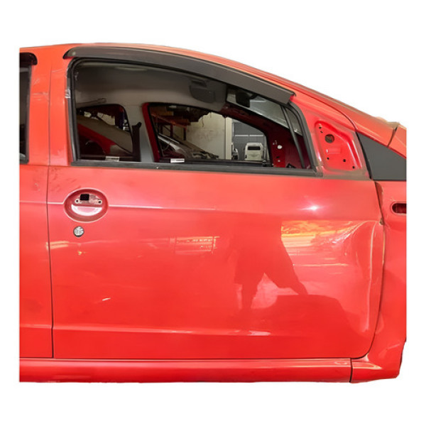 Porta Dianteira Direita Geely Gc2 2014 (avaria) Dianteira Direita Vermelho