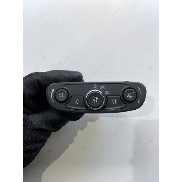 Botão Chave Farol Tracker 2019 2020 Preto