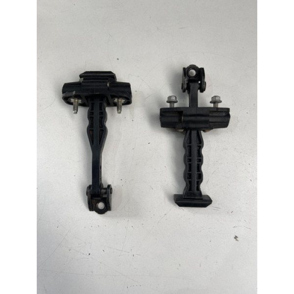 Lanterna Da Tampa Focus Sedan Lado Esquerdo 2016 2017 2018 Esquerdo/motorista Vermelho