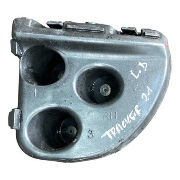 Guia Para-choque Traseiro Tracker 2021 2022 Direito