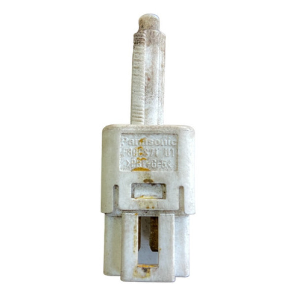 Interruptor Pedal Freio 4 Pinos Nissan Kicks 2019 F80cs71