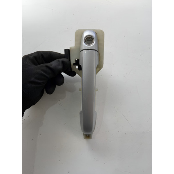 Maçaneta Externa Dianteira Esquerda Hyundai I30 2.0 2011 Prateado Dianteira