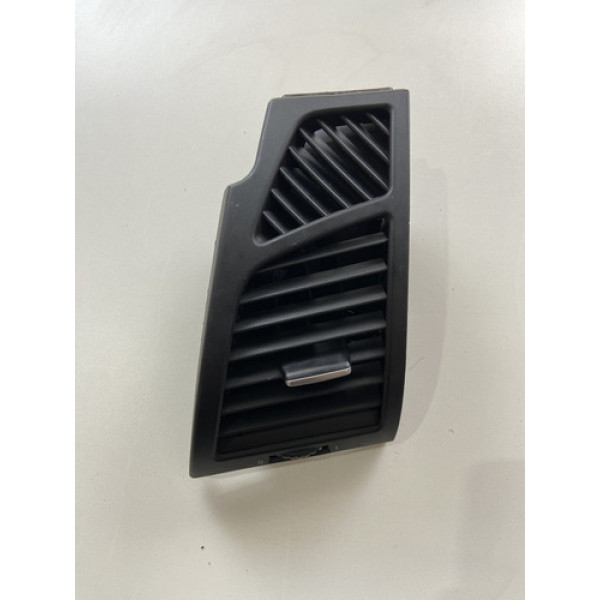 Difusor De Ar Lado Esquerdo Bmw 120i 2009