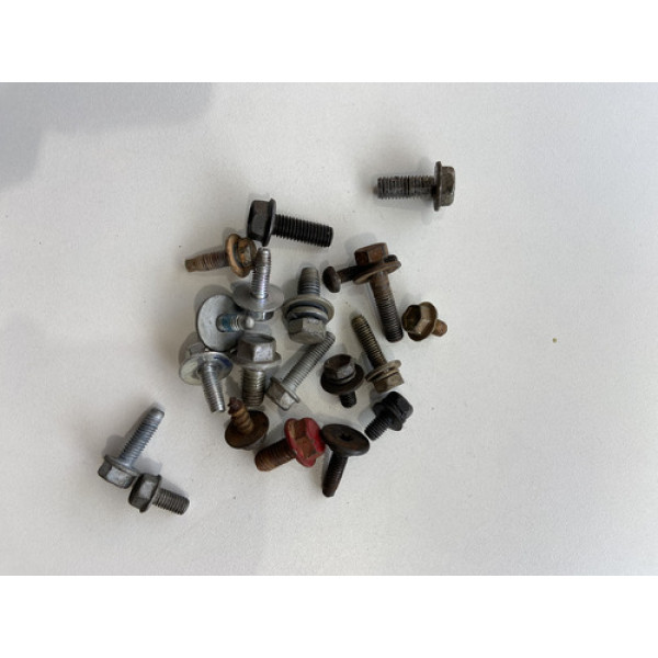 Kit 20 Parafusos Sortidos Automotivos 166