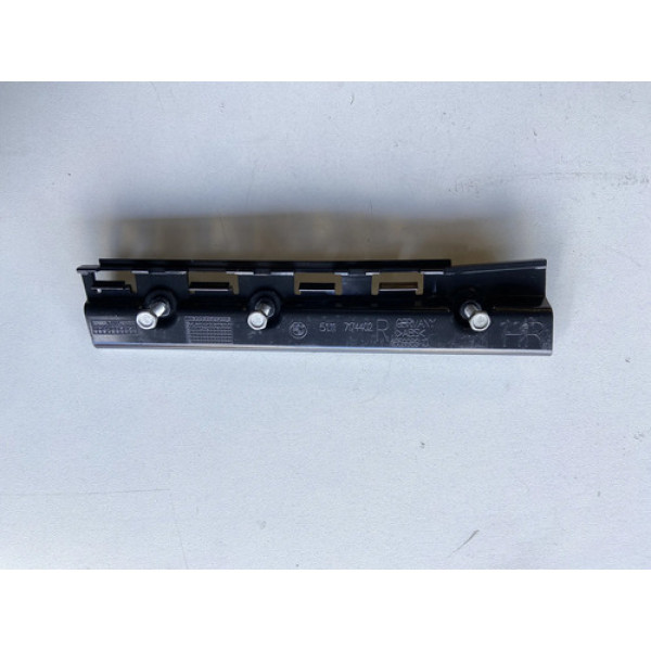 Guia Suporte Spoiler Lateral Esquerdo Bmw 120 2008 2009 Preto
