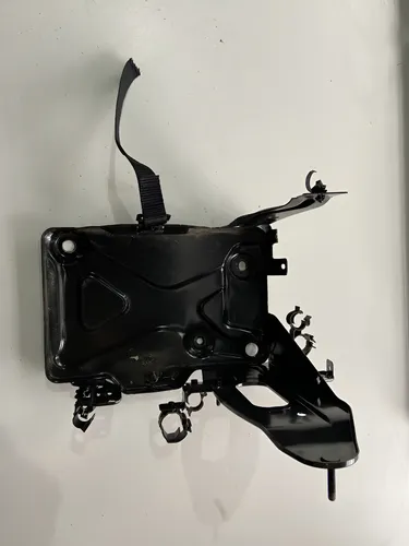 Suporte Da Bateria Jeep Compass 2.0 2017 2018 Preto